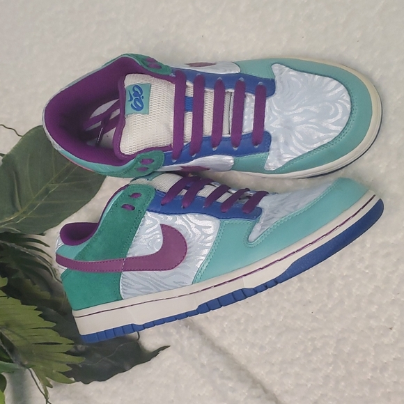 Nike Rare Women's Nike SB Dunk Low 2009 Zebra Purple Teal